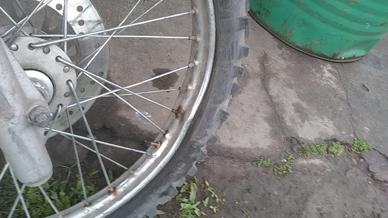 Vecinos y transeúntes reclaman la reposición de una tapa de claocas en