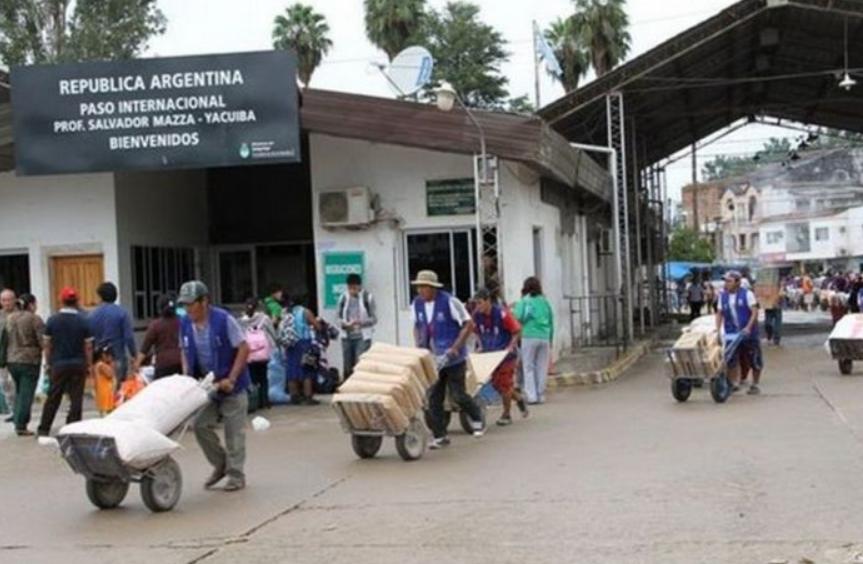 Aluvión de bolivianos, chilenos y paraguayos tras la devaluación en