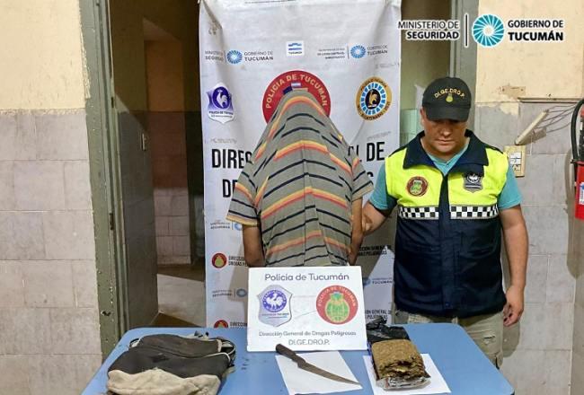 Interceptan a un hombre que llevaba una mochila con un pan de marihuana ...